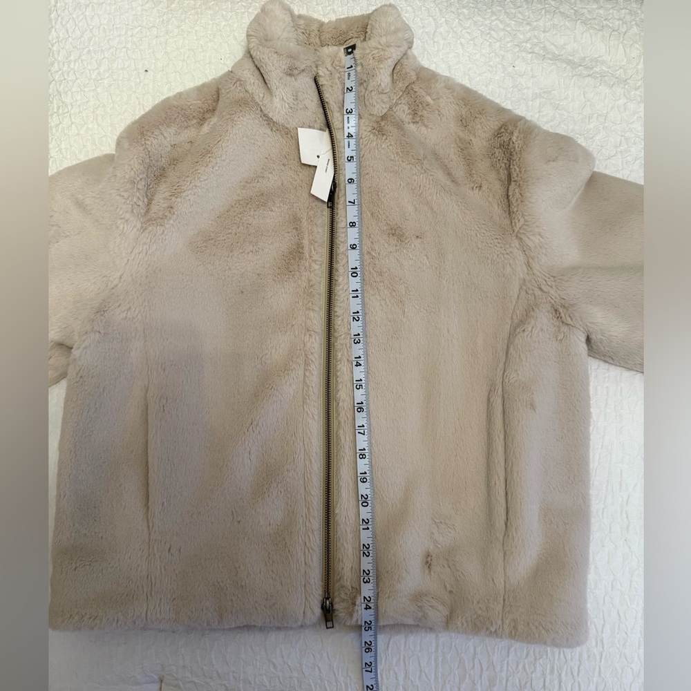 Vince Faux Fur Cream Jacket (Size: Large) - Picture 8 of 16